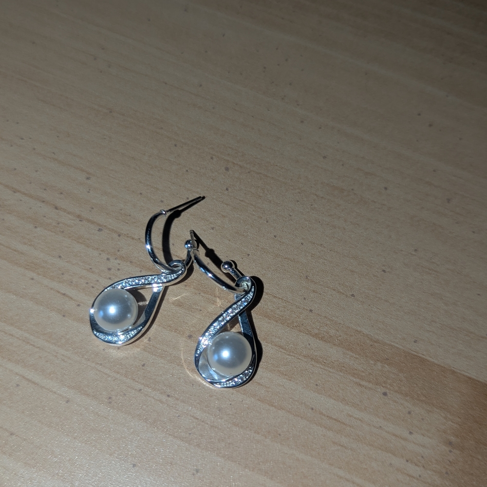 Elegant Silver Pearl Drop Earrings